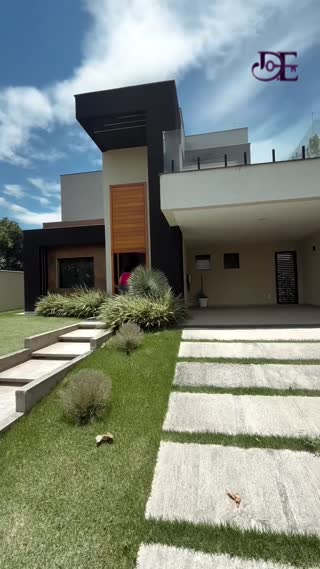 Casa em condomínio com piscina incrível