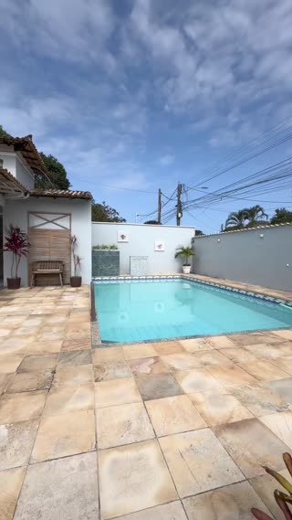 Casa em condomínio com piscina em Saquarema