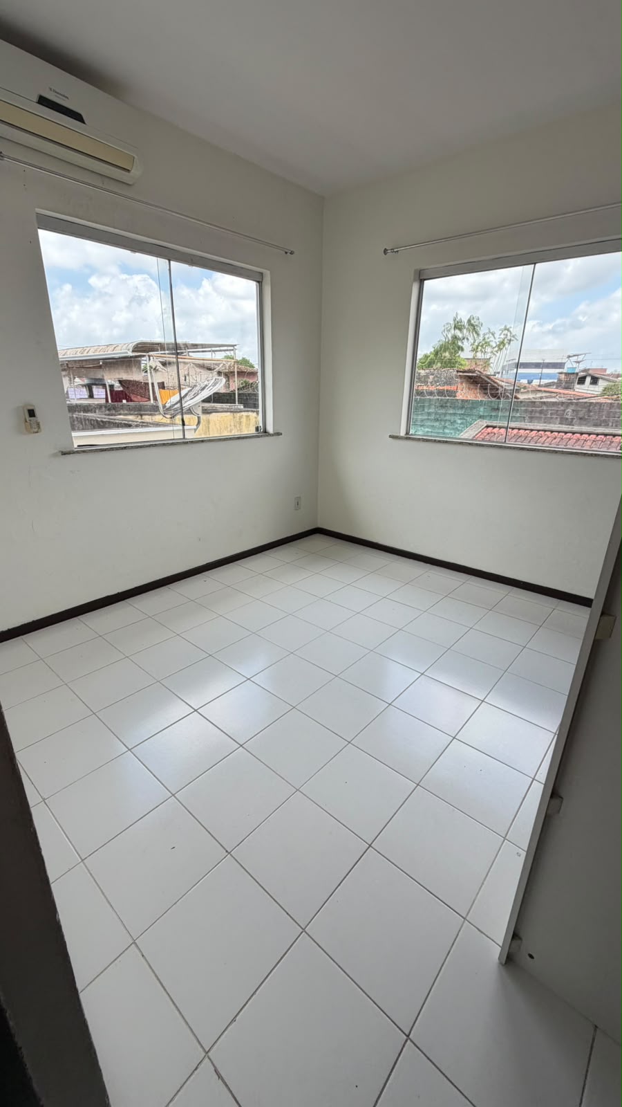 VENDE-SE | CASA DUPLEX NO RESIDENCIAL VILLA FIRENZE